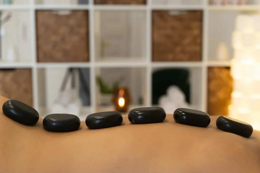 Massage und Hotstone